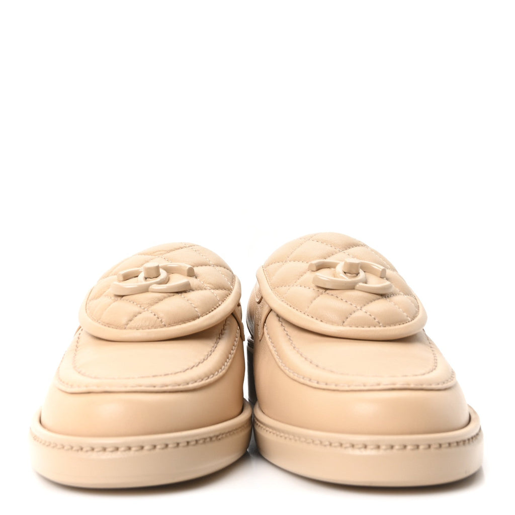 LAMBSKIN QUILTED CC TURNLOCK LOAFERS BEIGE