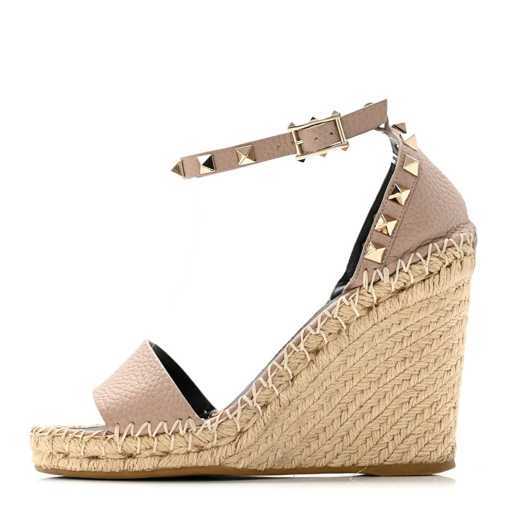 GRAINED CALFSKIN ROCKSTUD ANKLE STRAP ESPADRILLE /105MM WEDGE SANDALS ROSE QUARTZ NATURAL