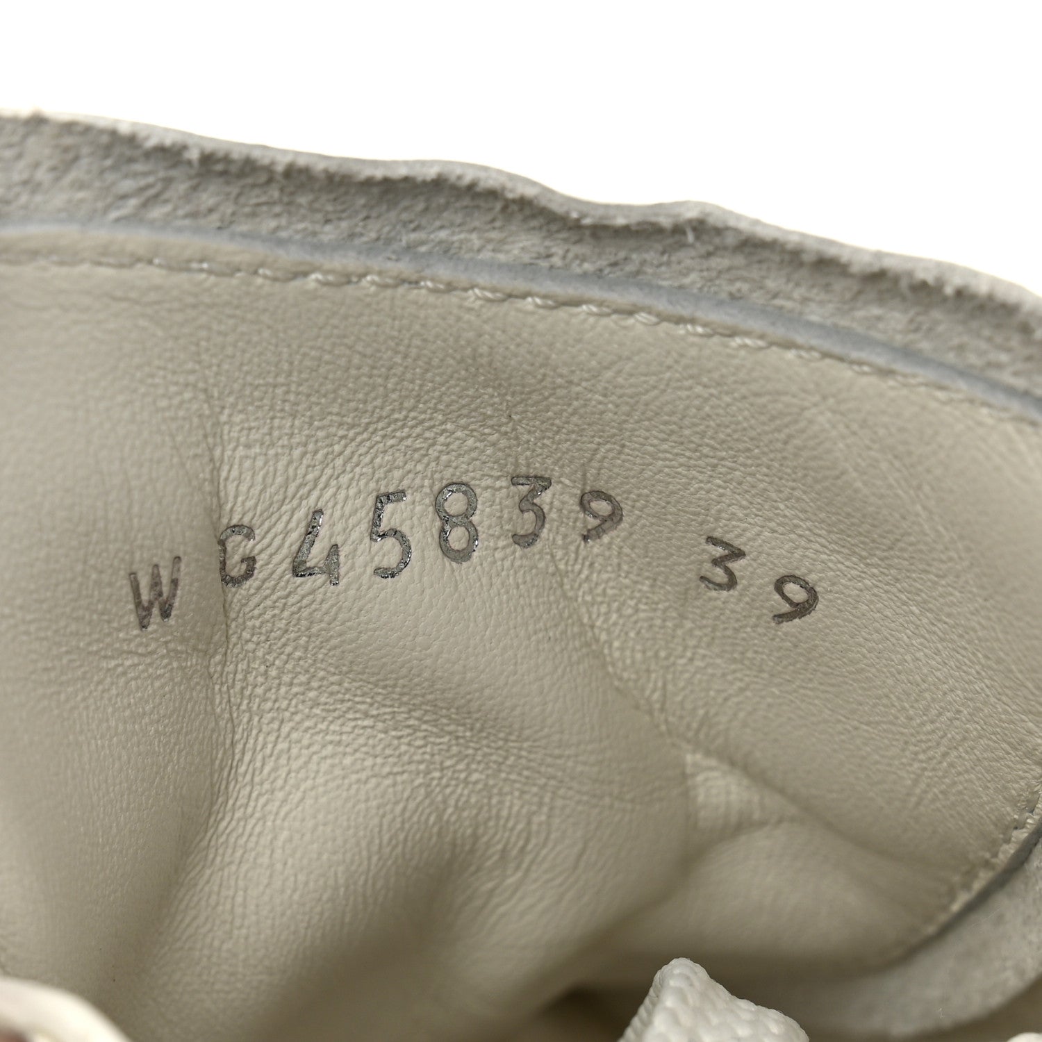 LAMINATED CALFSKIN SUEDE QUILTED WOMENS CC SNEAKERS SILVER WHITE GRAY