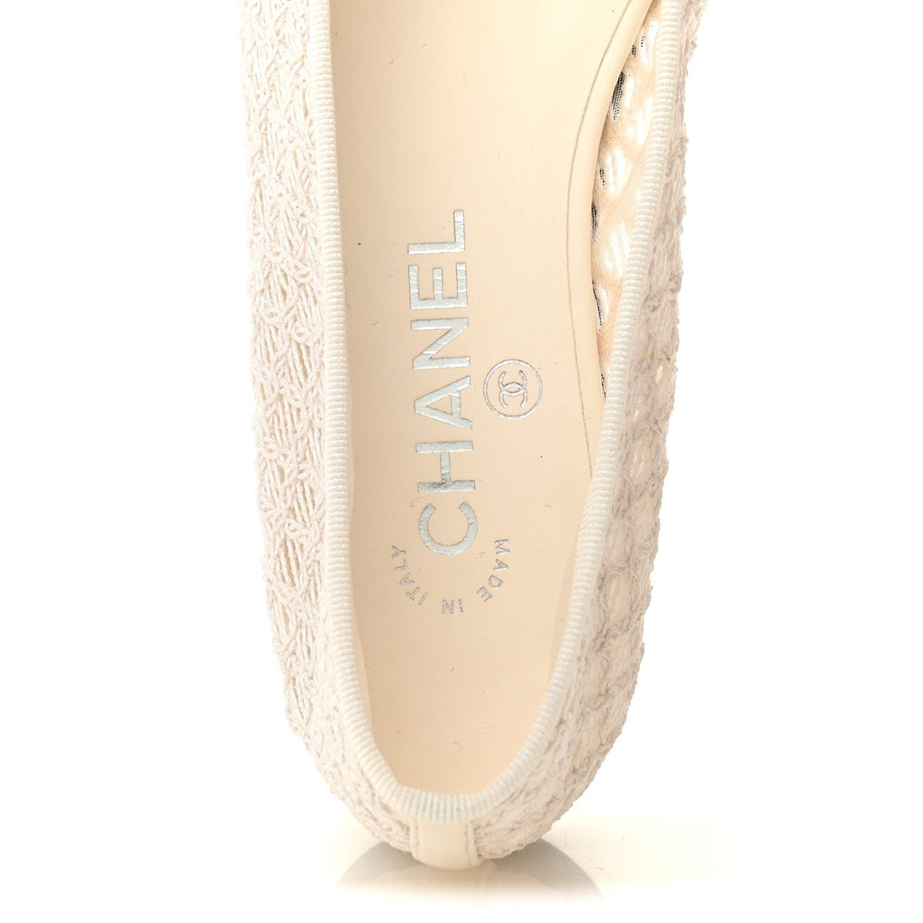 EMBROIDERED GROSGRAIN CAP TOE BALLERINA FLATS WHITE BLACK