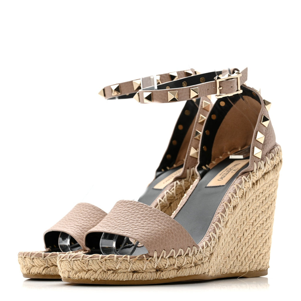 GRAINED CALFSKIN ROCKSTUD ANKLE STRAP ESPADRILLE /105MM WEDGE SANDALS ROSE QUARTZ NATURAL