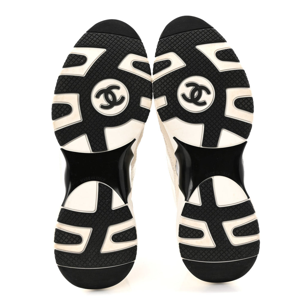 SUEDE CALFSKIN WOMENS CC SNEAKERS WHITE BLACK