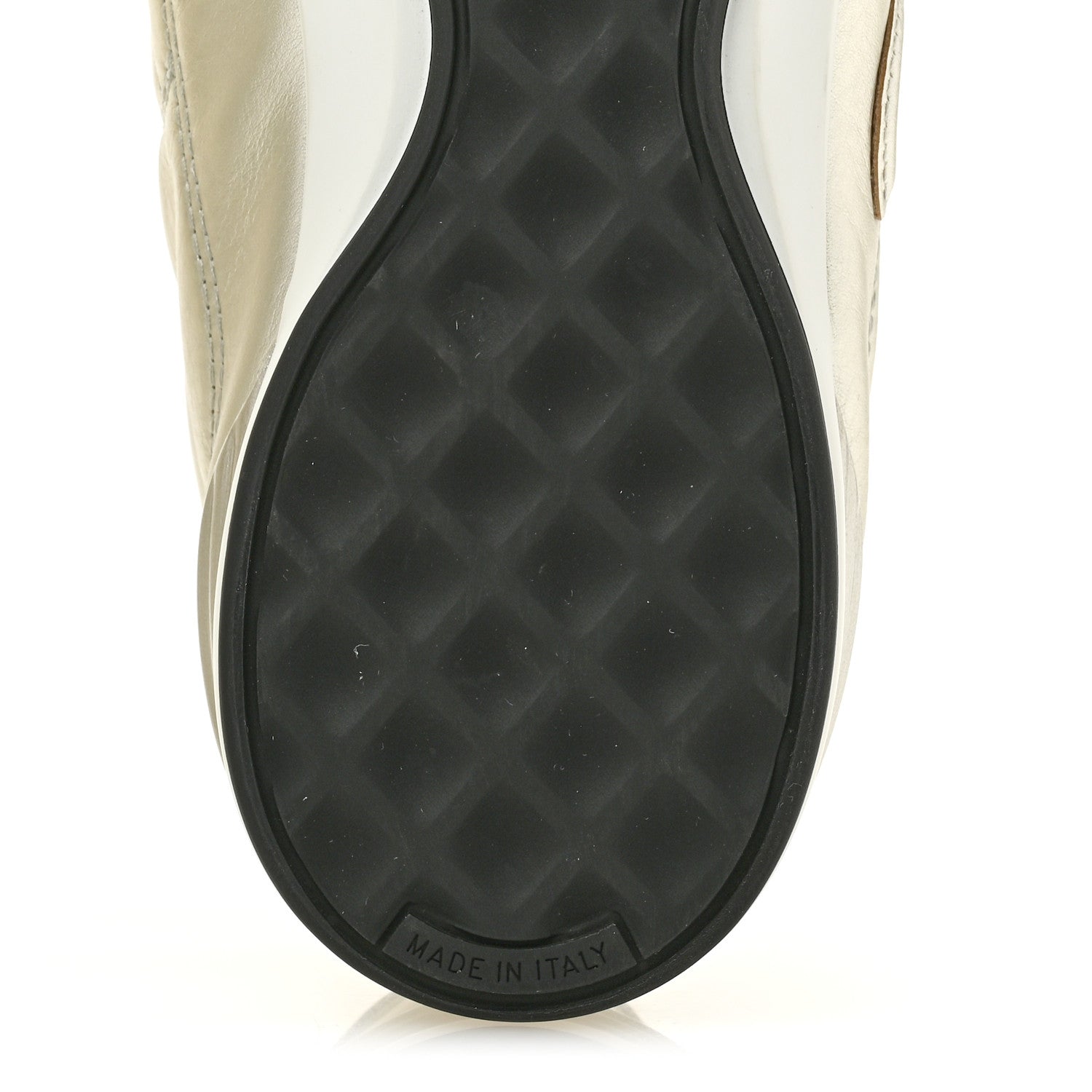 LAMINATED CALFSKIN SUEDE QUILTED WOMENS CC SNEAKERS SILVER WHITE GRAY