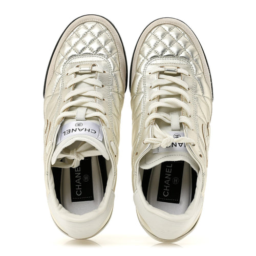 LAMINATED CALFSKIN SUEDE QUILTED WOMENS CC SNEAKERS SILVER WHITE GRAY