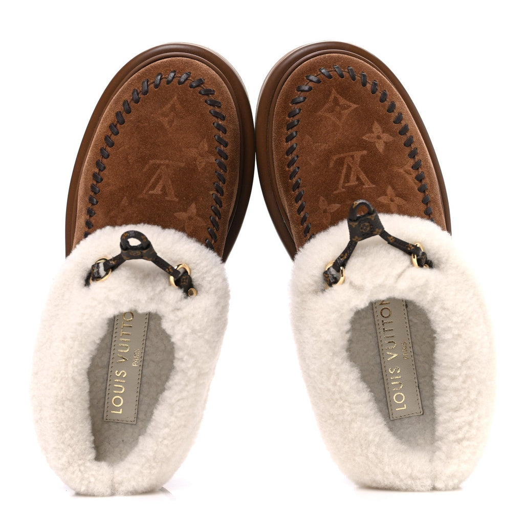 SUEDE CALFSKIN SHEARLING MONOGRAM DEBOSSED CORTINA CLOSED MULE LIGHT BEIGE