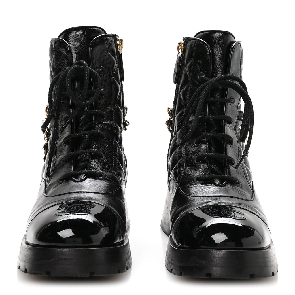 SHINY CALFSKIN PATENT QUILTED CHAIN LACE UP COMBAT BOOTS BLACK