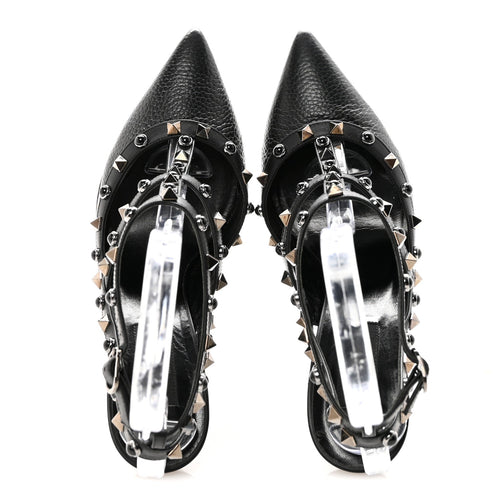 PEBBLED CALFSKIN ONYX ROCKSTUD ROLLING ANKLE STRAP 100MM PUMPS BLACK