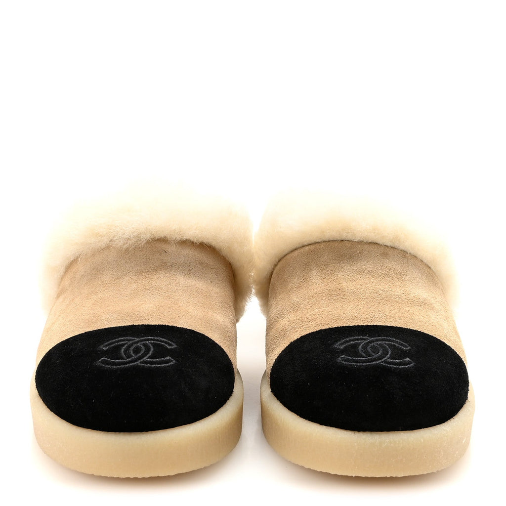 SUEDE SHEARLING CC CAP TOE MULES BEIGE BLACK