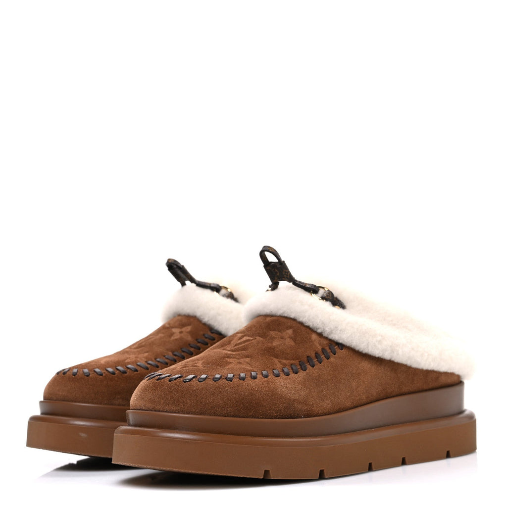 SUEDE CALFSKIN SHEARLING MONOGRAM DEBOSSED CORTINA CLOSED MULE LIGHT BEIGE