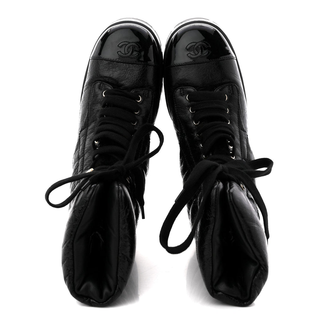 CRUMPLED PATENT LAMBSKIN CALFSKIN QUILTED LACE UP COMBAT BOOTS BLACK
