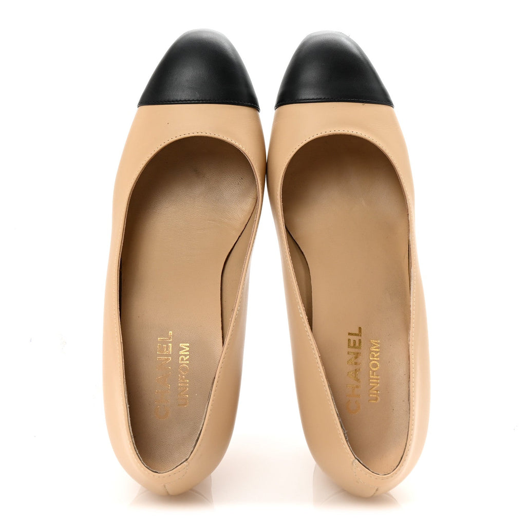 LAMBSKIN CAP TOE CC UNIFORM PUMPS BEIGE BLACK