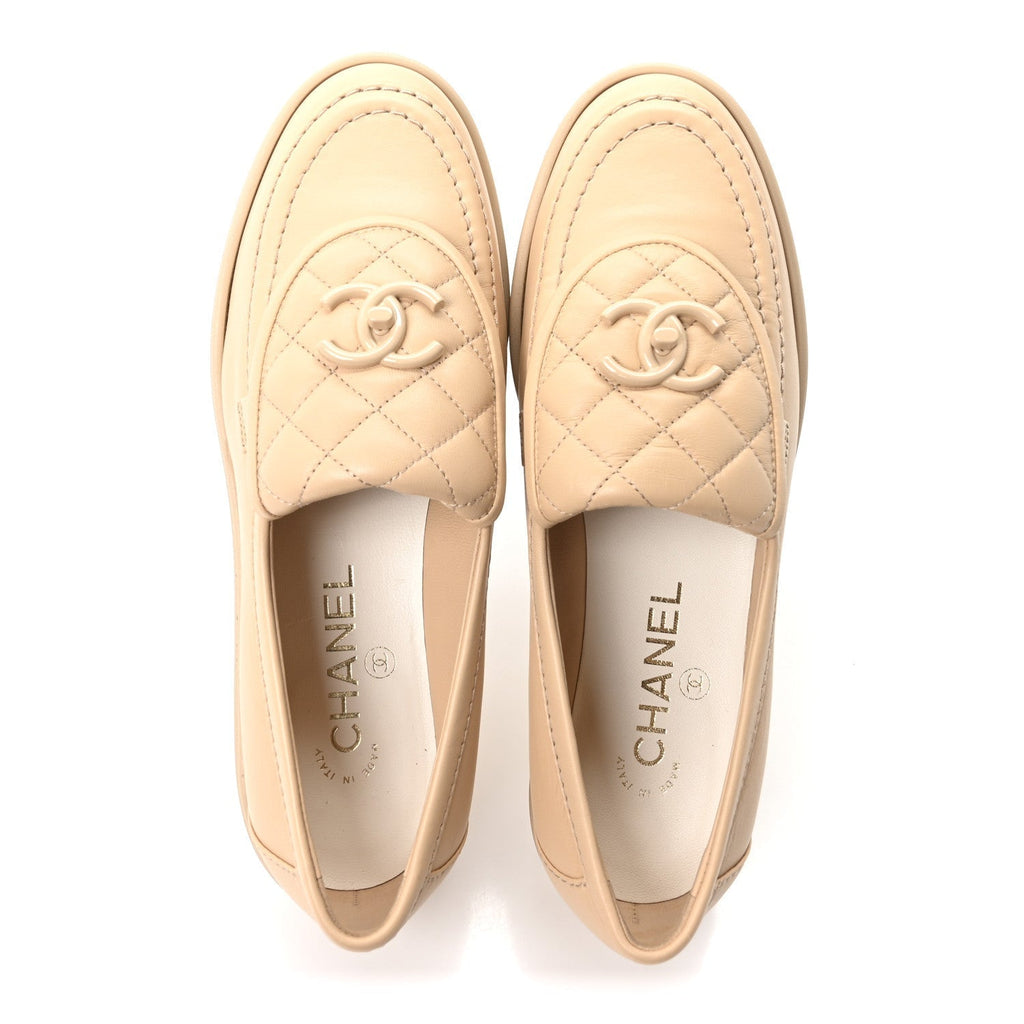 LAMBSKIN QUILTED CC TURNLOCK LOAFERS BEIGE