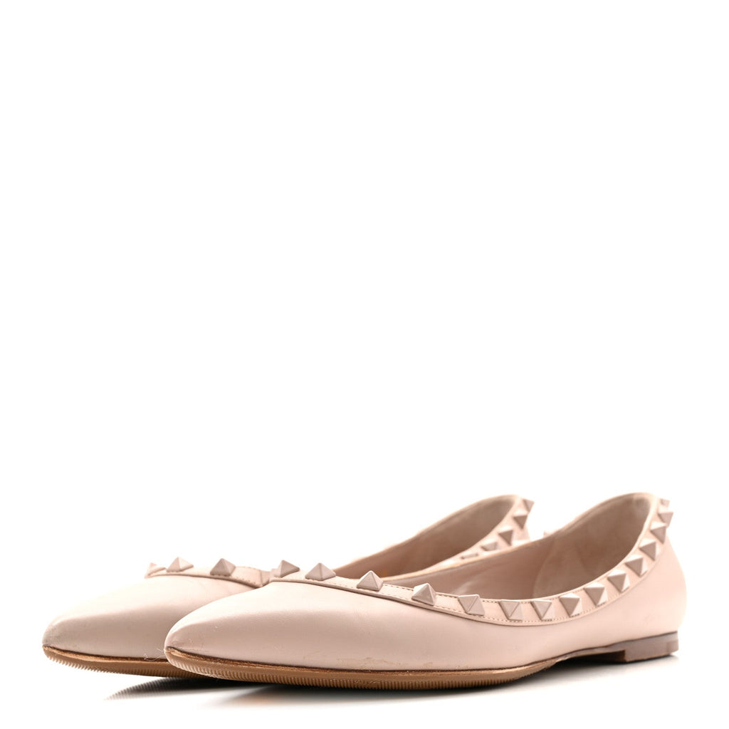 CALFSKIN LACQUERED MONOCHROME ROCKSTUD BALLERINA FLATS POUDRE
