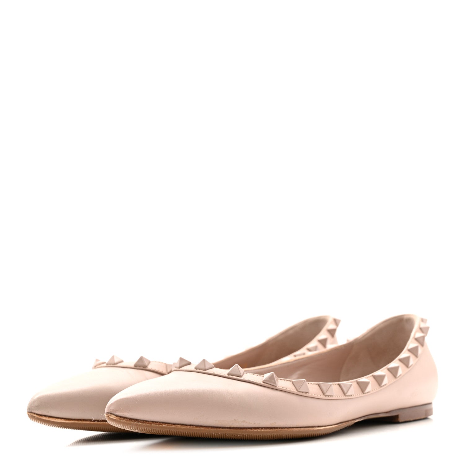 CALFSKIN LACQUERED MONOCHROME ROCKSTUD BALLERINA FLATS POUDRE
