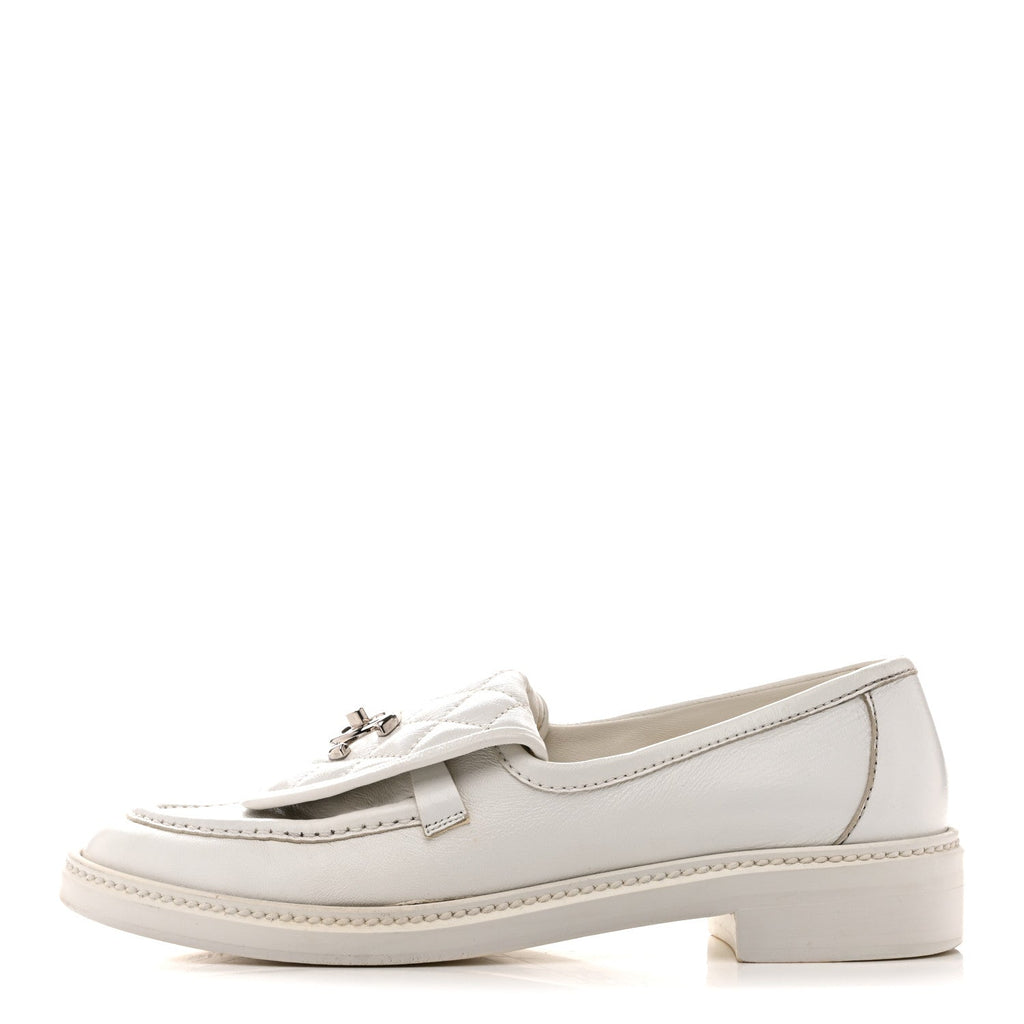 SHINY LAMBSKIN QUILTED CC TURNLOCK LOAFERS WHITE