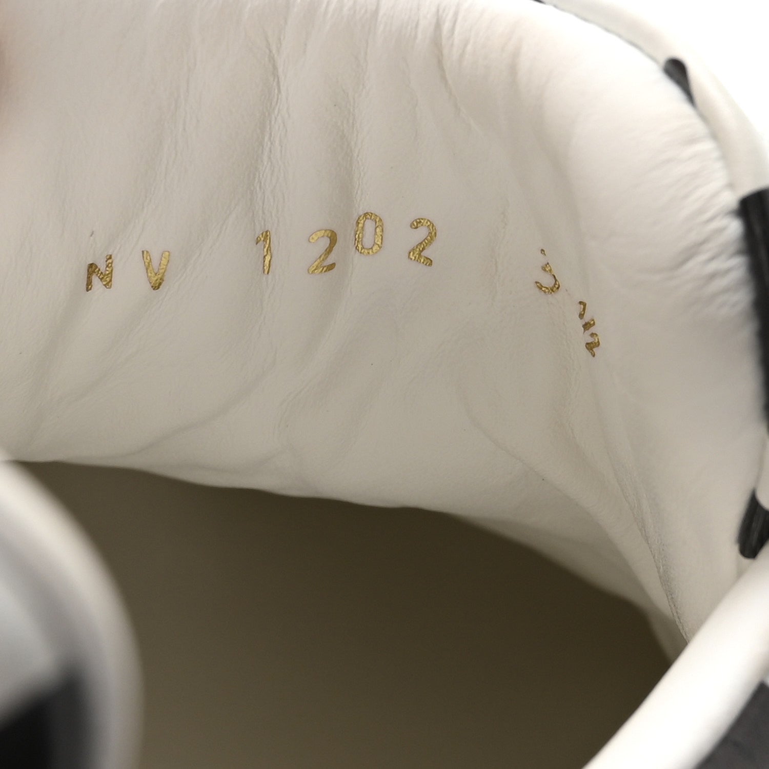 LV X YK CALFSKIN PRINTED INFINITY DOTS TIME OUT SNEAKERS WHITE