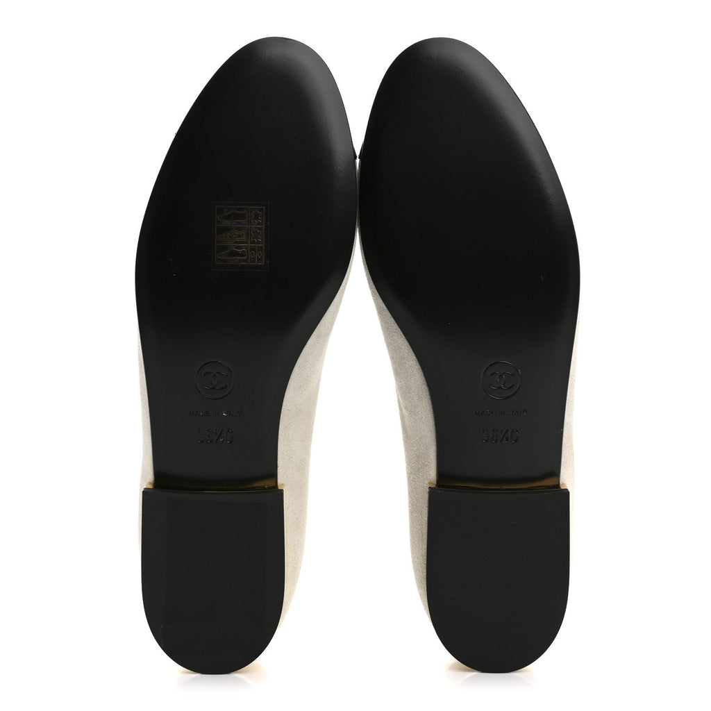 SUEDE CALFSKIN PATENT CALFSKIN CAP TOE CC MARY JANE FLATS LIGHT GRAY BLACK