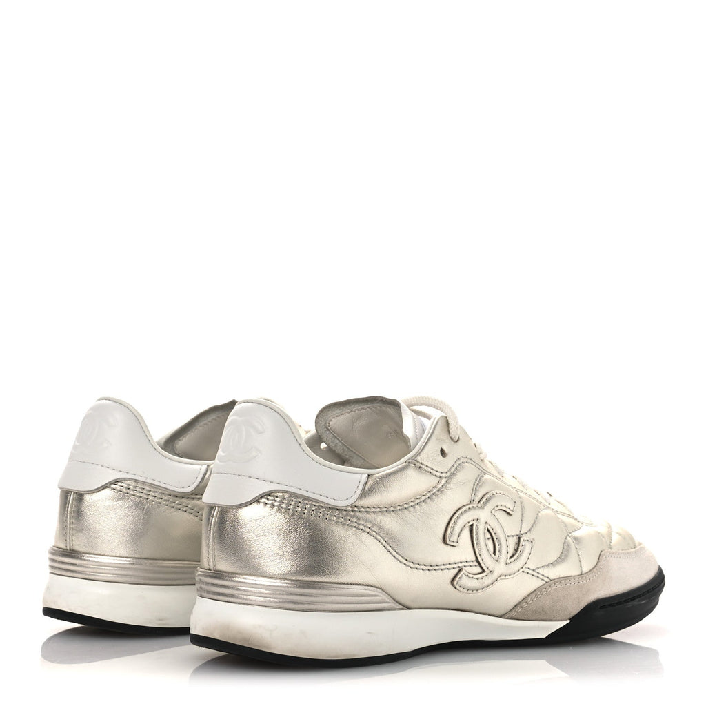 LAMINATED CALFSKIN SUEDE QUILTED WOMENS CC SNEAKERS SILVER WHITE