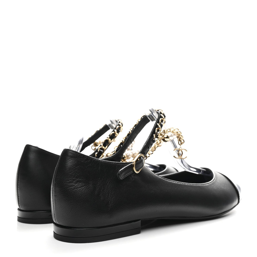 SHINY LAMBSKIN PEARL CAP TOE ANKLE CHAIN BALLERINA FLATS BLACK