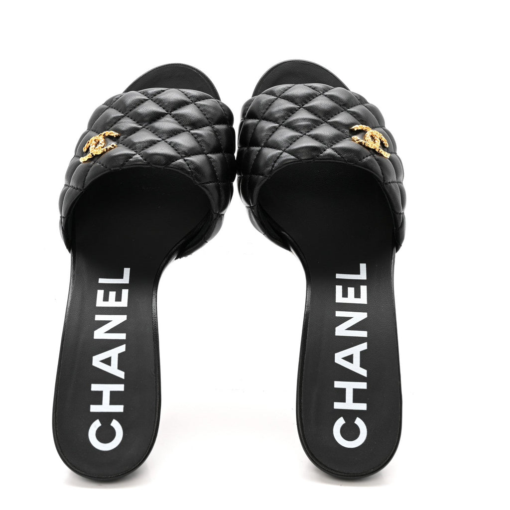 LAMBSKIN QUILTED TEXTURED CC MULES BLACK
