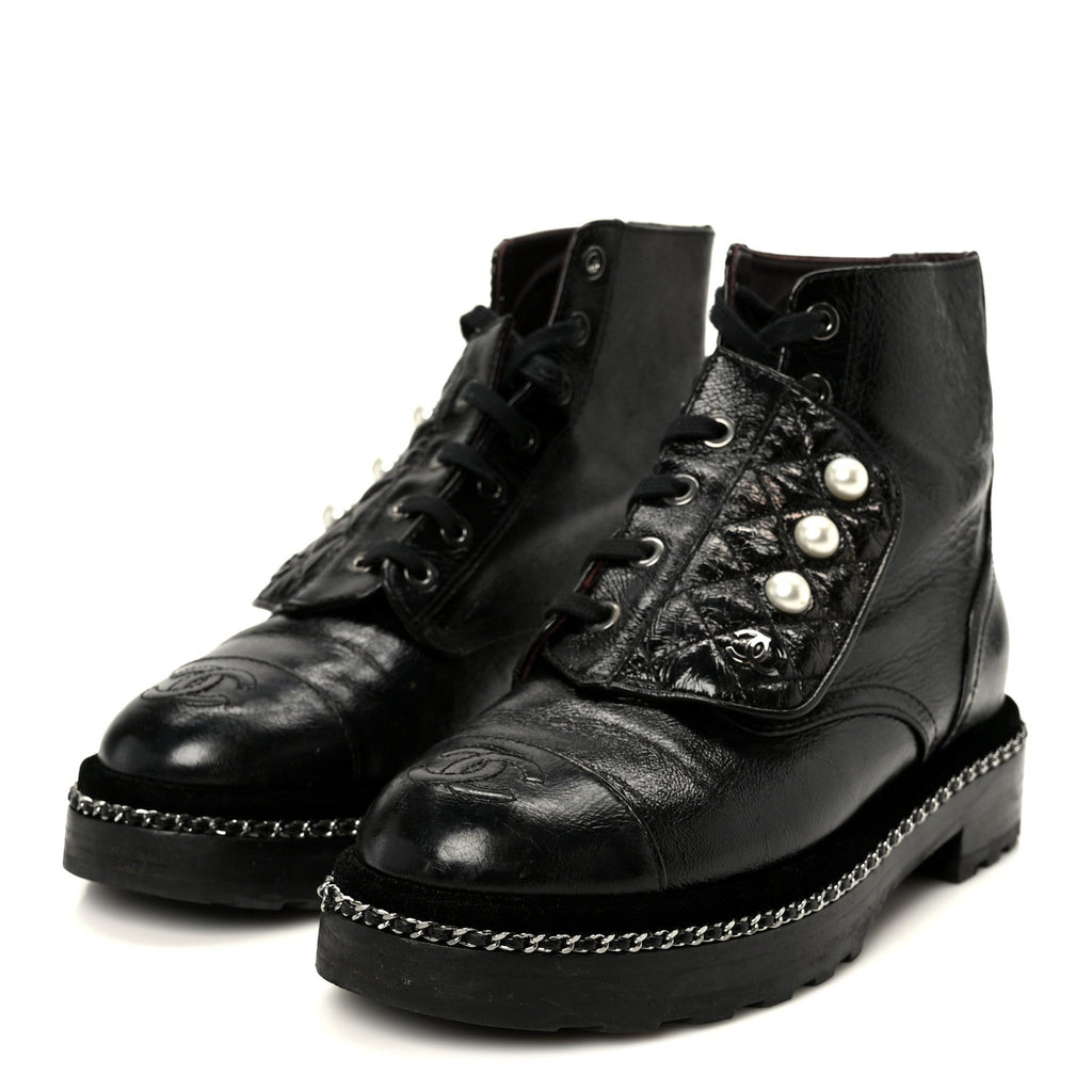 CRACKLED CALFSKIN VELVET PEARL COMBAT SHORT BOOTS BLACK