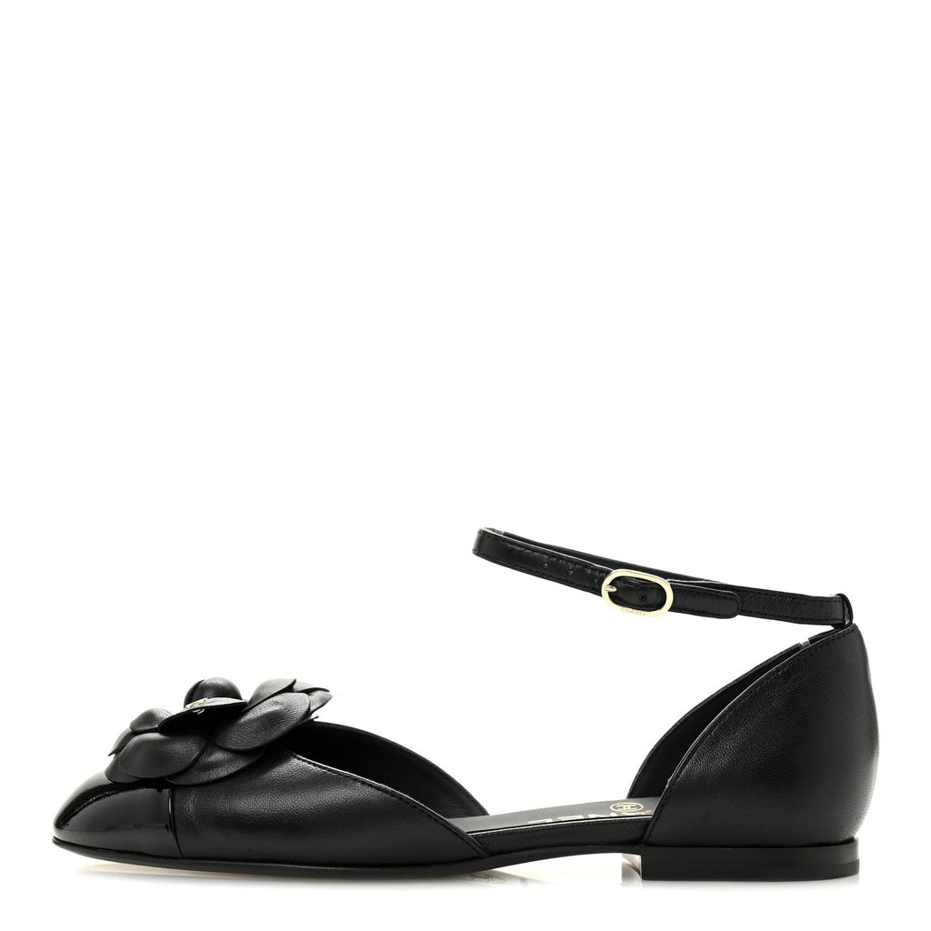 LAMBSKIN PATENT CALFSKIN CAP TOE CAMELLIA MARY JANE FLATS BLACK