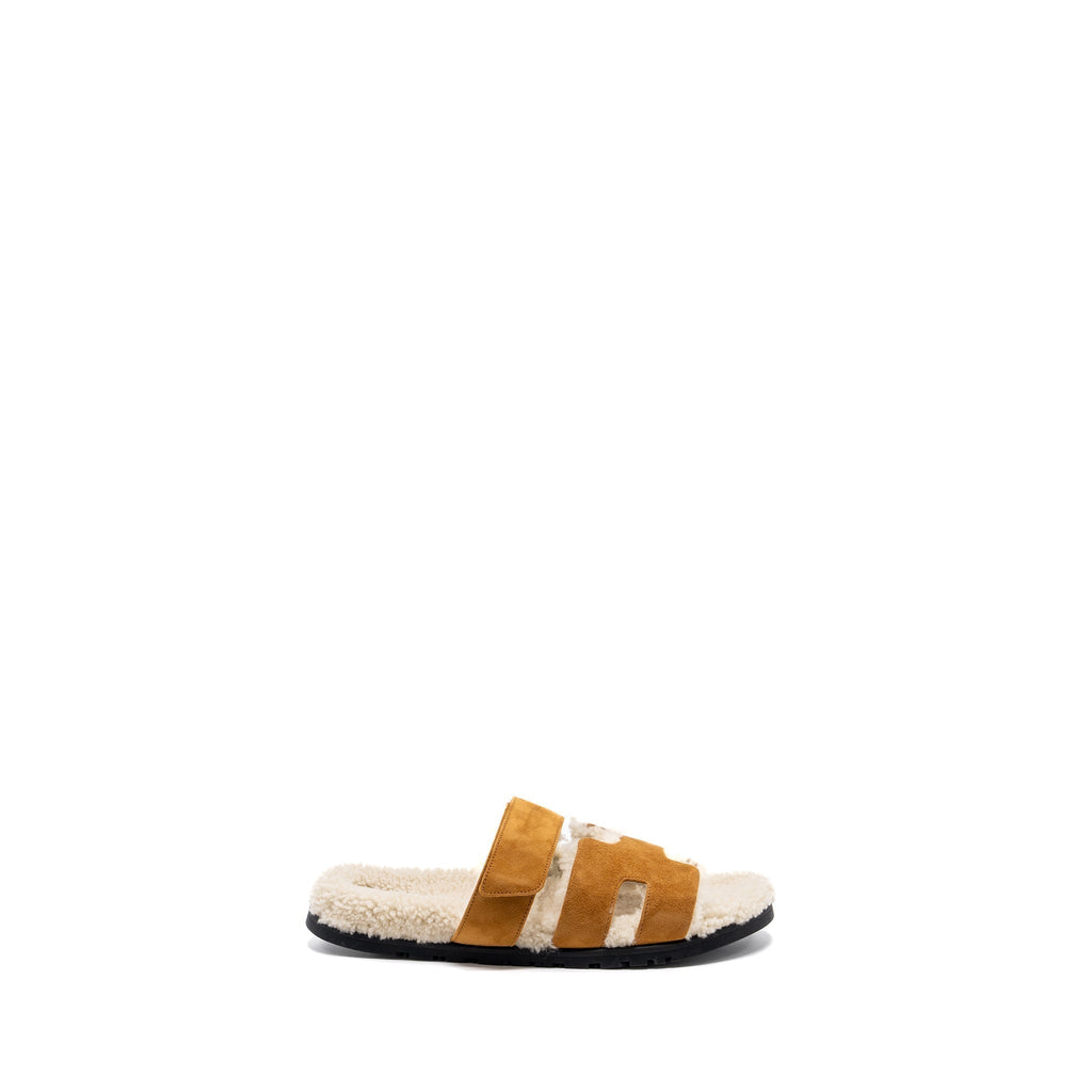 HERMES CHYPRE SANDAL CALFSKIN / SHEARLING GOLD