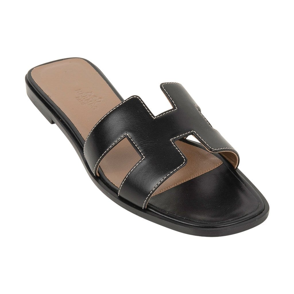 HERMÈS ORAN SANDAL IN BLACK CALFSKIN