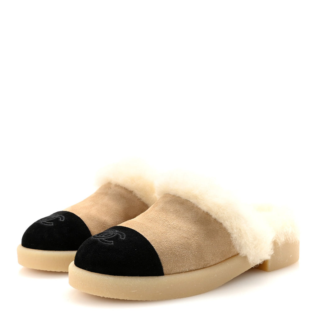 SUEDE SHEARLING CC CAP TOE MULES BEIGE BLACK