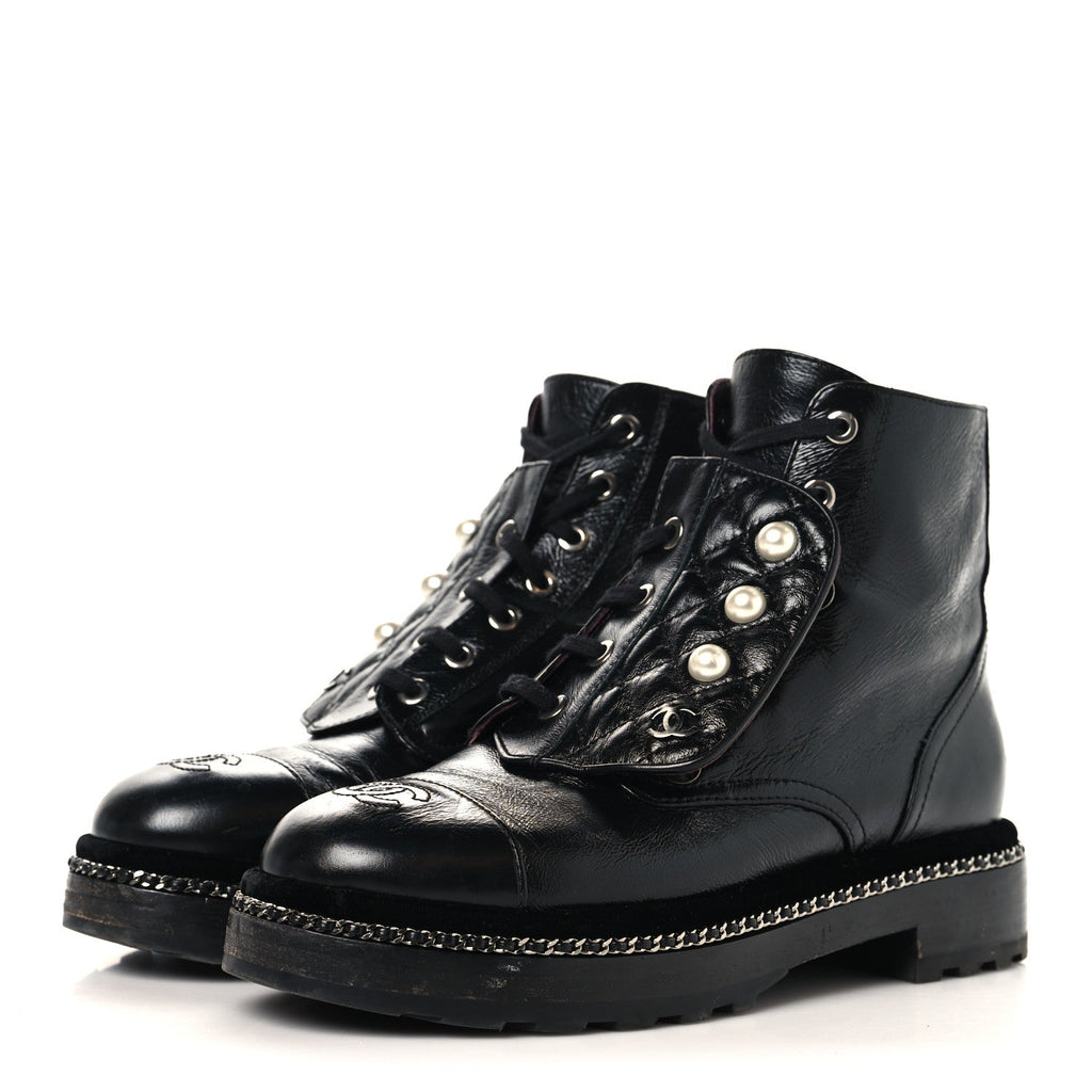 CRACKLED CALFSKIN VELVET PEARL COMBAT SHORT BOOTS BLACK