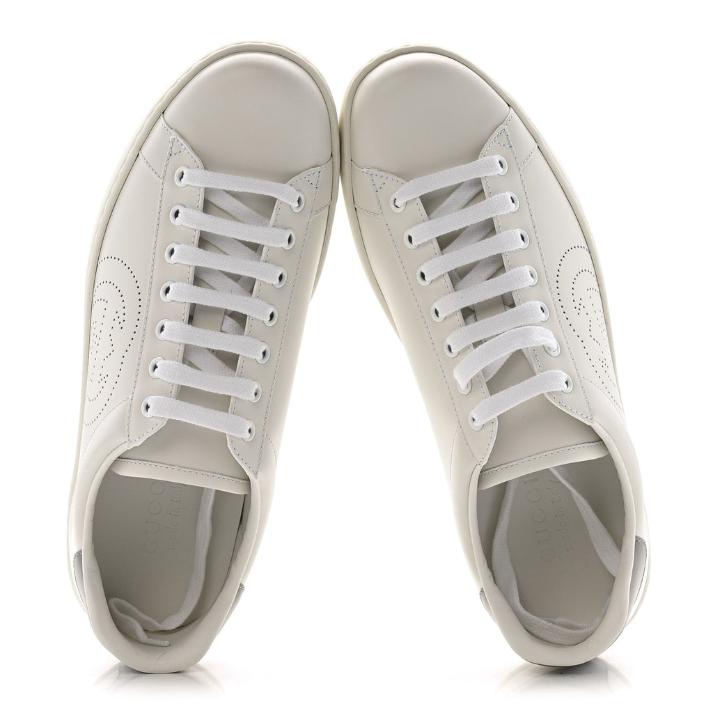 CALFSKIN INTERLOCKING G PERFORATED MENS ACE SNEAKERS WHITE GREY SKY
