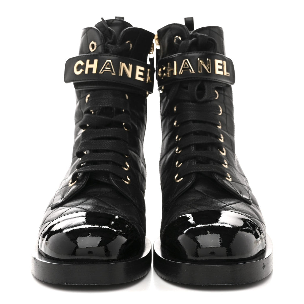 LAMBSKIN PATENT CALFSKIN QUILTED LOGO LACE UP COMBAT BOOTS BLACK