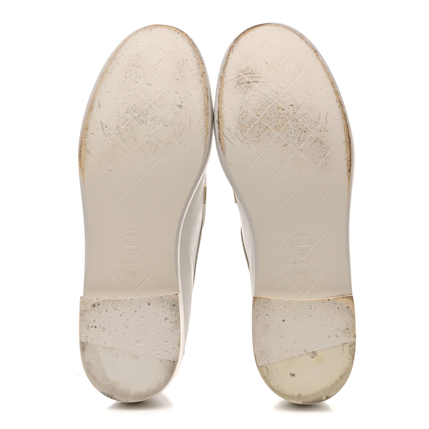 SHINY LAMBSKIN QUILTED CC TURNLOCK LOAFERS WHITE