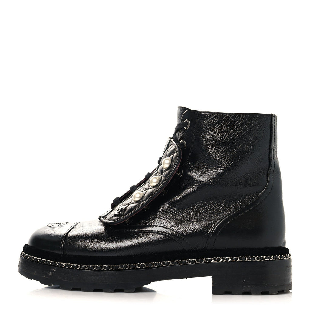 CRACKLED CALFSKIN VELVET PEARL COMBAT SHORT BOOTS BLACK