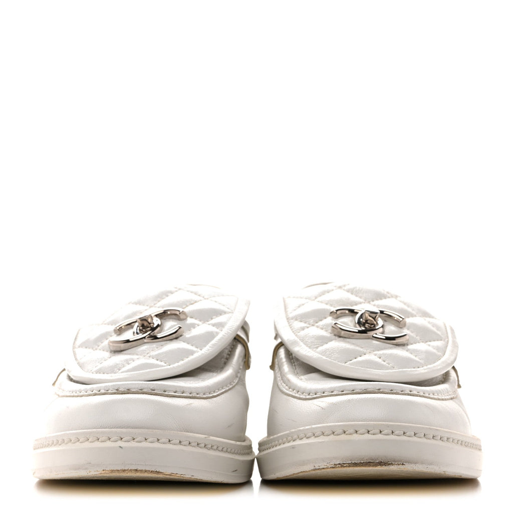 SHINY LAMBSKIN QUILTED CC TURNLOCK LOAFERS WHITE