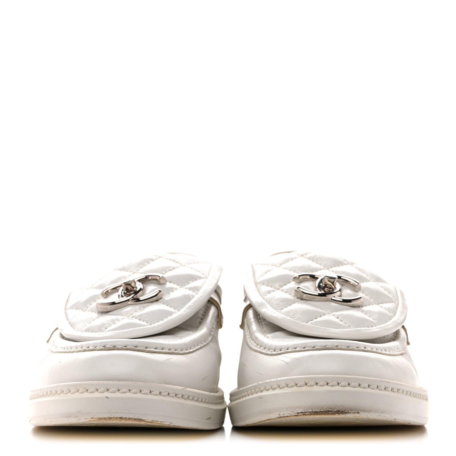 SHINY LAMBSKIN QUILTED CC TURNLOCK LOAFERS WHITE