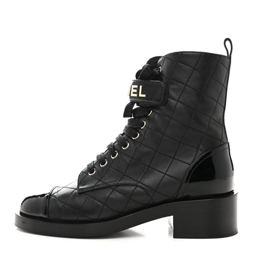 LAMBSKIN PATENT CALFSKIN QUILTED LOGO LACE UP COMBAT BOOTS BLACK