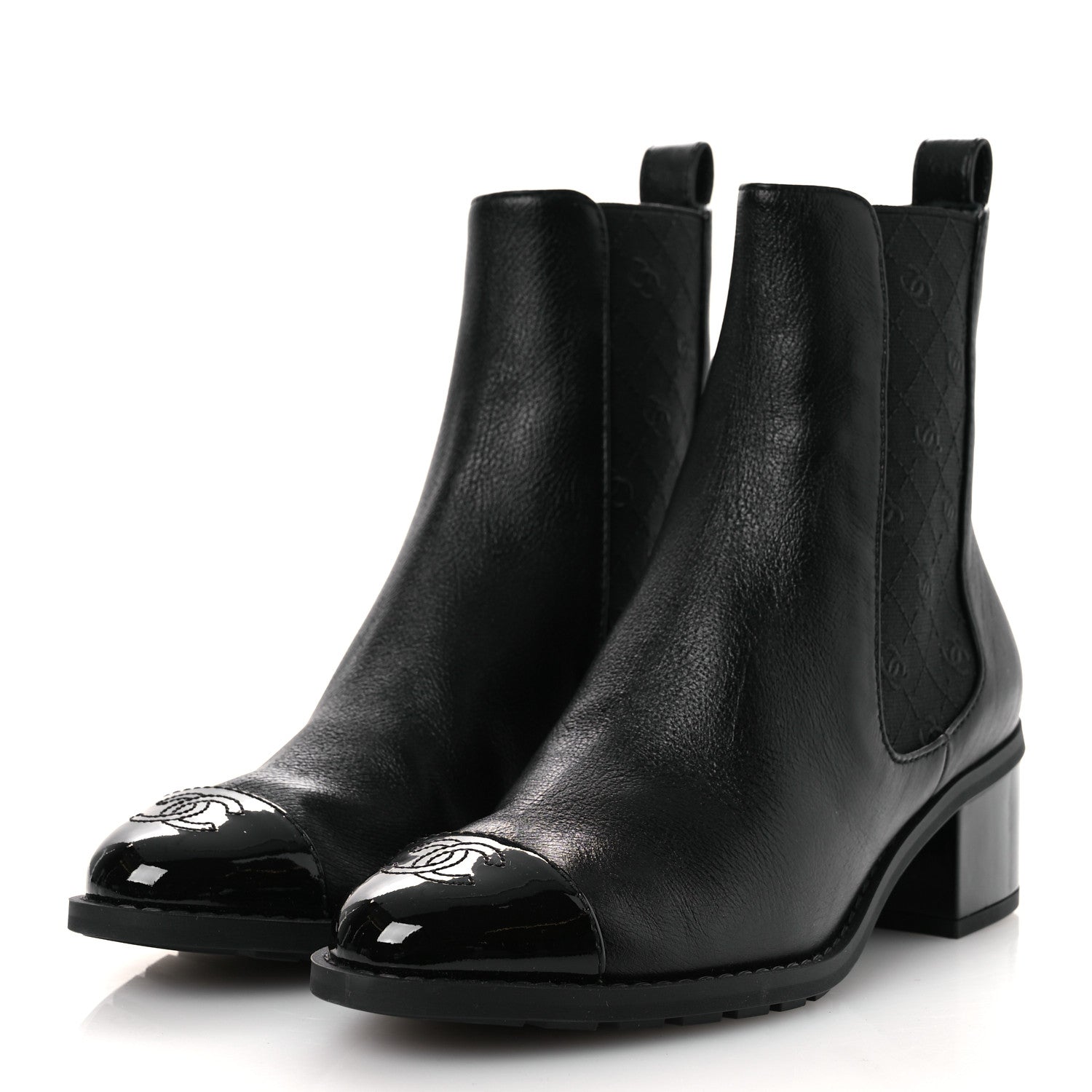 SHINY GRAINED CALFSKIN PATENT CAP TOE INTERLOCKING CC SHORT BOOTS BLACK