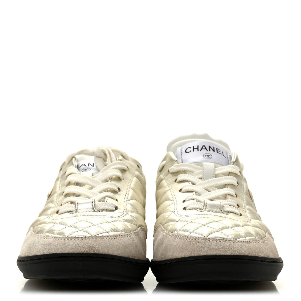 LAMINATED CALFSKIN SUEDE QUILTED WOMENS CC SNEAKERS SILVER WHITE GRAY