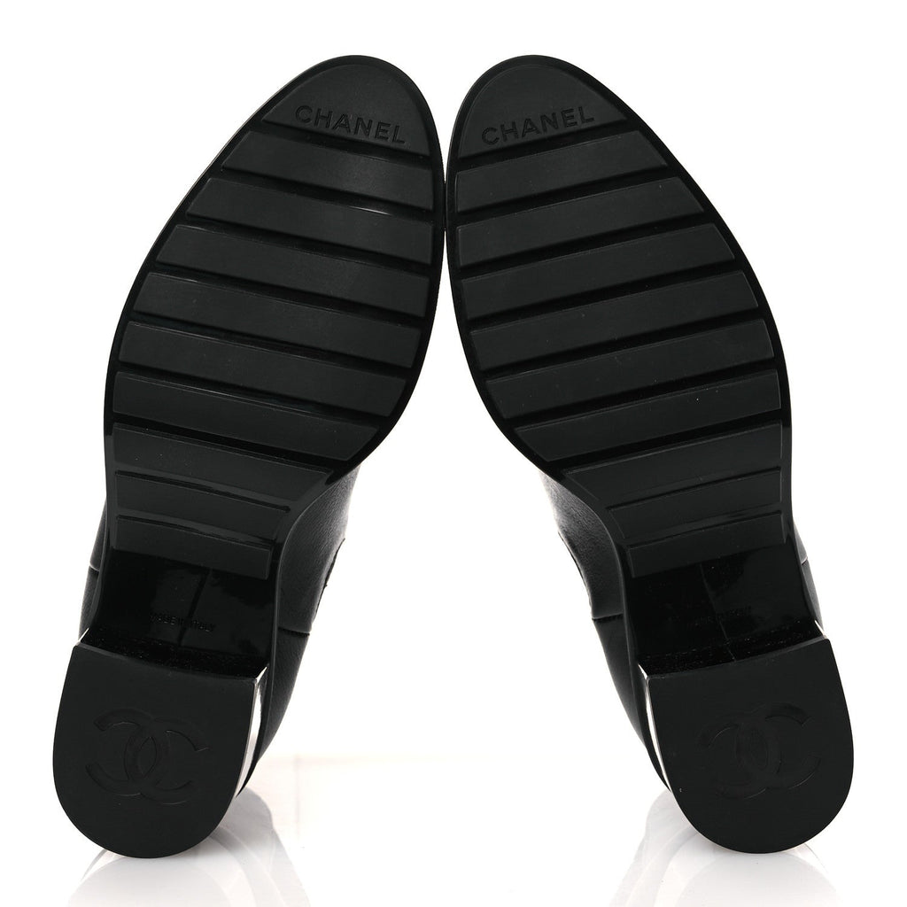 SHINY GRAINED CALFSKIN PATENT CAP TOE INTERLOCKING CC SHORT BOOTS BLACK