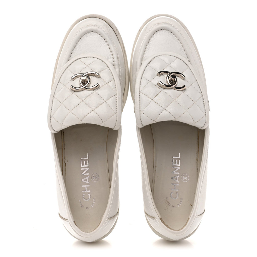 SHINY LAMBSKIN QUILTED CC TURNLOCK LOAFERS WHITE