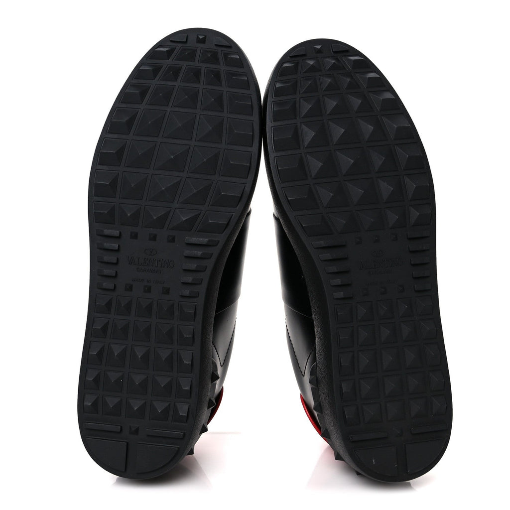 CALFSKIN MENS ROCKSTUD VLTN OPEN SNEAKERS BLACK RED