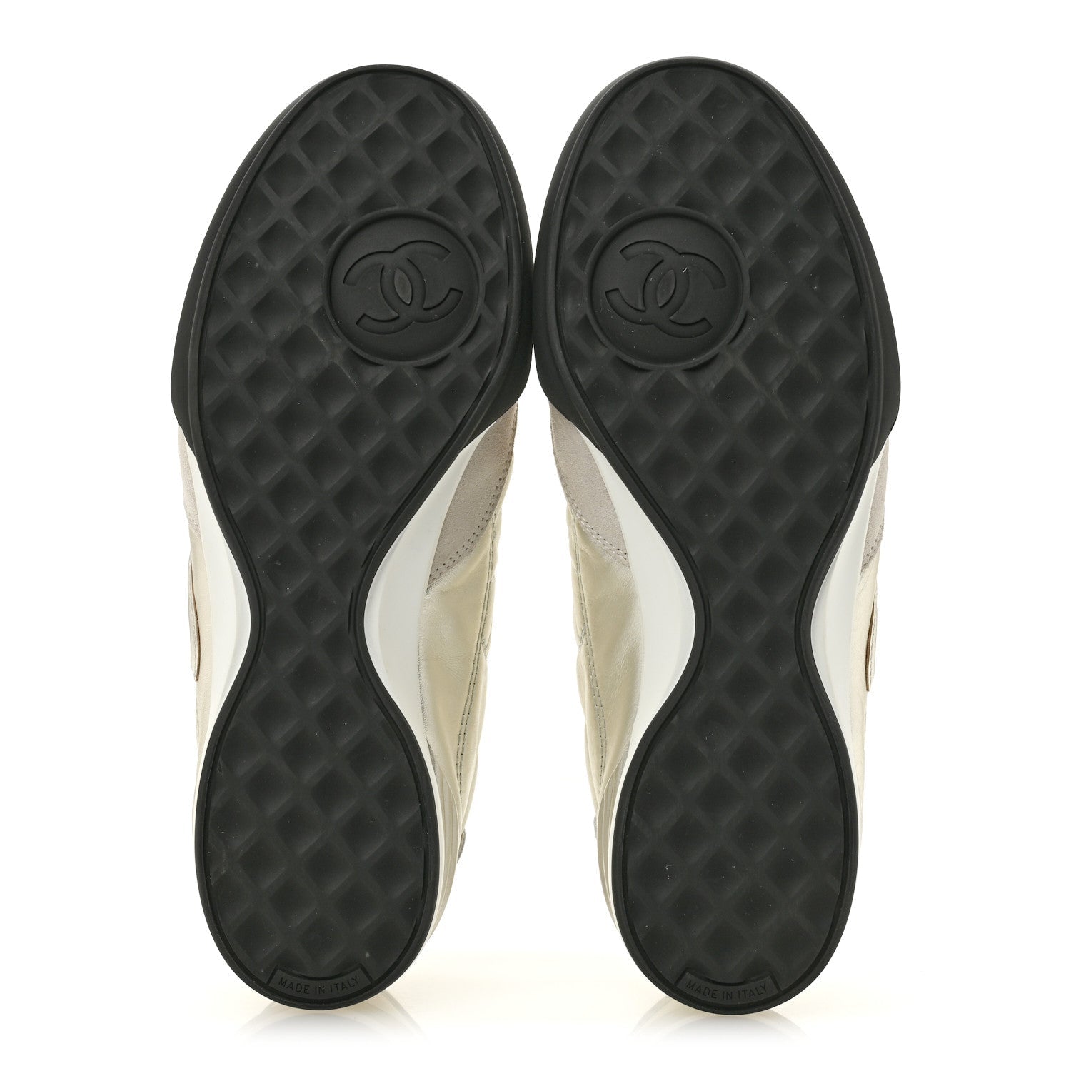 LAMINATED CALFSKIN SUEDE QUILTED WOMENS CC SNEAKERS SILVER WHITE GRAY