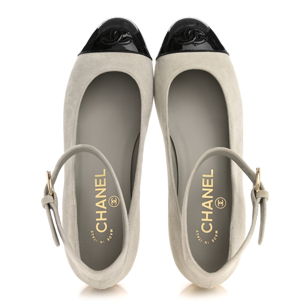 SUEDE CALFSKIN PATENT CALFSKIN CAP TOE CC MARY JANE FLATS LIGHT GRAY BLACK