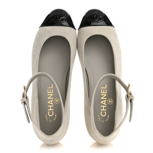 SUEDE CALFSKIN PATENT CALFSKIN CAP TOE CC MARY JANE FLATS LIGHT GRAY BLACK