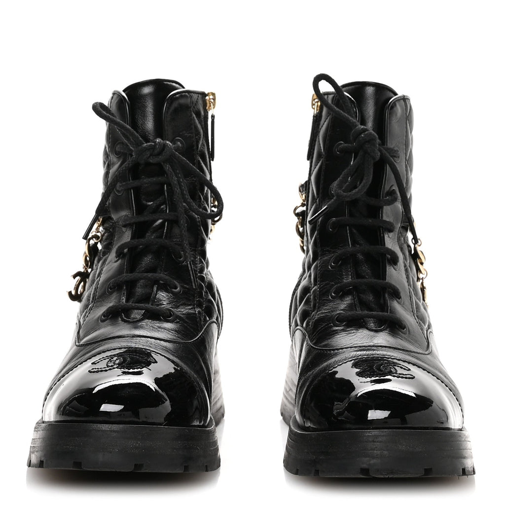 SHINY CALFSKIN PATENT QUILTED CHAIN LACE UP COMBAT BOOTS BLACK