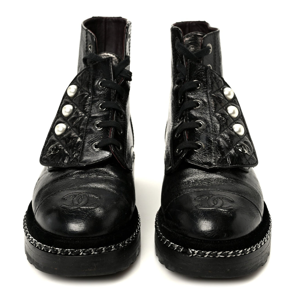 CRACKLED CALFSKIN VELVET PEARL COMBAT SHORT BOOTS BLACK