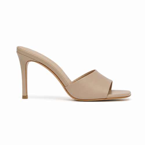 Amelira Adriana Mule — Sand